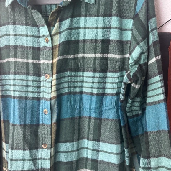 SO Flannel Plaid Button-Up Shirt in Blue and Green - Picture 3 of 5